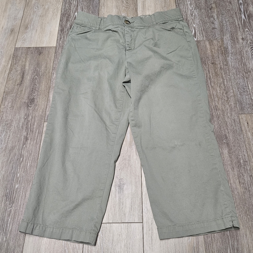 Intro. 3 Piece Bundle Cropped Relaxed Fit Capri Pants Green Moss  Women 8 Casual - Picture 8 of 11